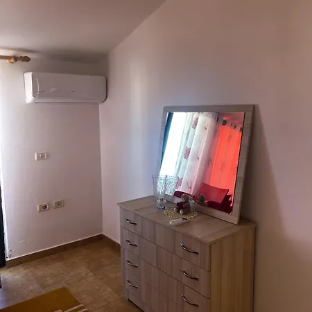 Rokes Cozy Corner Голем
